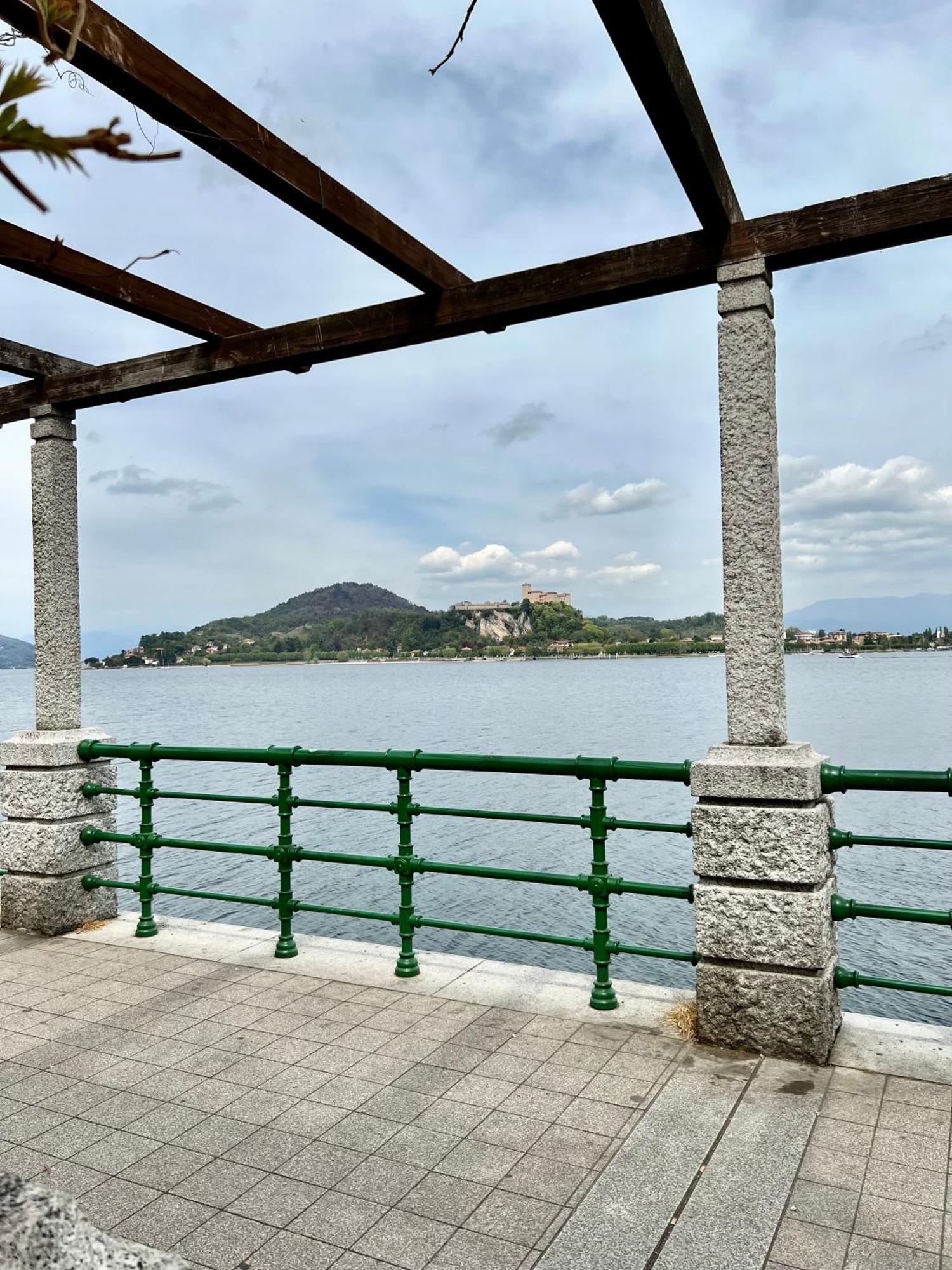 Casa Sul Lago Arona Esterno foto